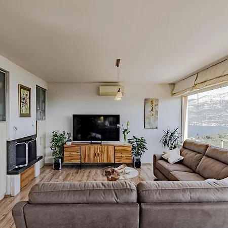 Stunning In With Sauna Ferienhaus Zrnovo