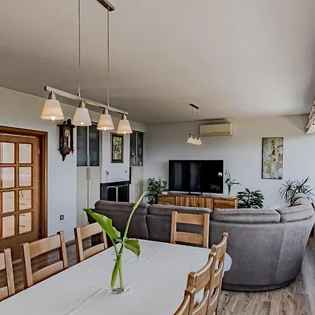 Stunning In With Wifi Zrnovo