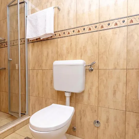 Stunning In With Wifi 度假居 Zrnovo