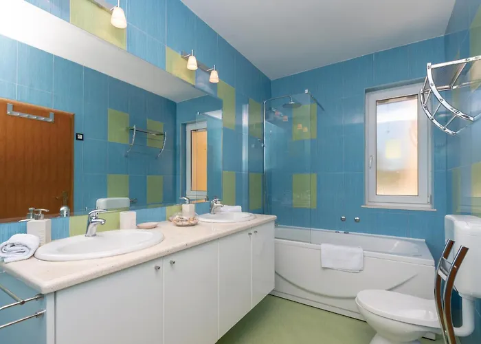 Stunning In With Wifi בית נופש Zrnovo